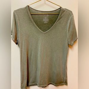 ‼️Classic V neck‼️